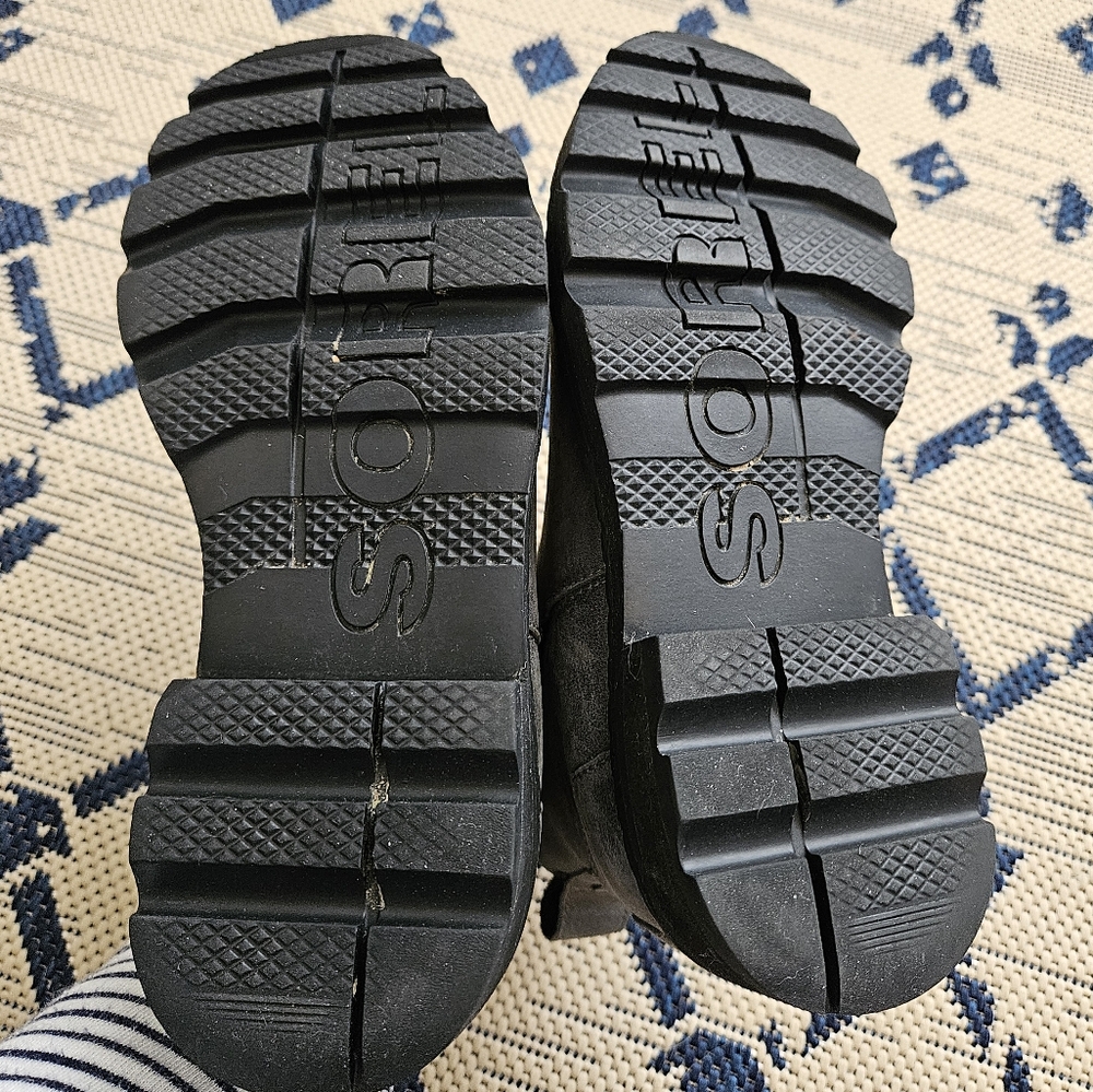 Sorel Chelsea Waterproof Boot - Picture 7 of 12